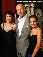 El actor y sus dos hijas fruto de su relación con Demi Moore