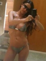 Demi a sus 48 años está mejor que muchas de 25