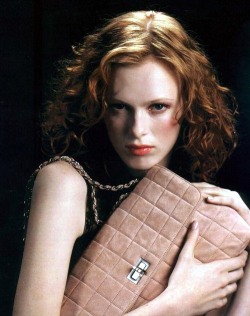 Karen Elson es el reemplazo de Jolie