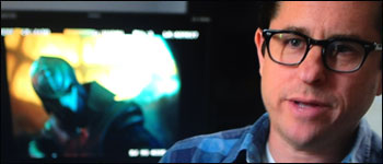 Durante un segmento de los MTV Movie Awards se vio al director J.J. Abrams con lo que parece ser la imagen de un Klingon en un casco