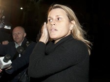 Geneveive Sabourin, es una actriz canadiense que había conocido a Baldwin en el set de "Pluto Nash"